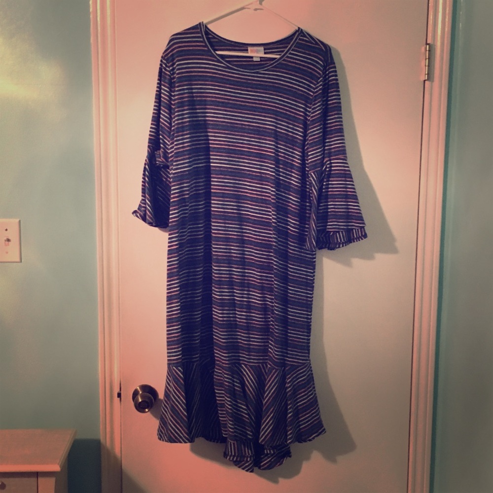 EUC LulaRoe Maurine Distressed Stripes